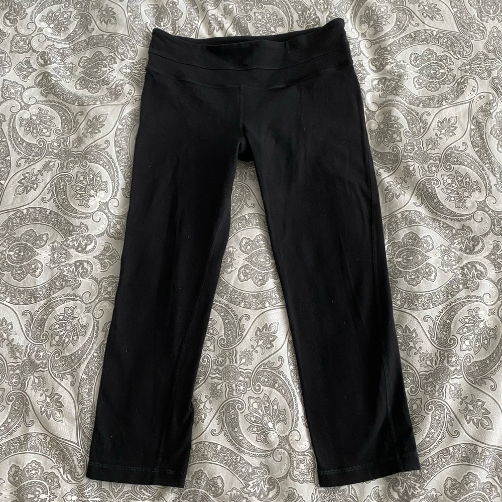 Lululemon black capris leggings size 6